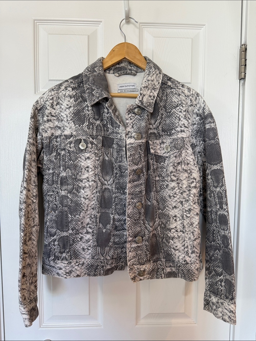 NWOT Urban Outfitters Gray Snake-Print Jean Jacket - Medium